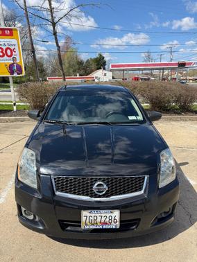 Black 2011 Nissan Sentra 2.0 SR