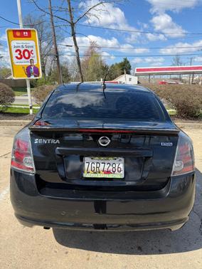 Black 2011 Nissan Sentra 2.0 SR