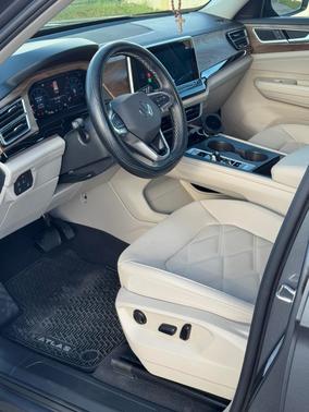 2025 Volkswagen Atlas 2.0T SE