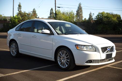 2011 Volvo S40 T5 R-Design