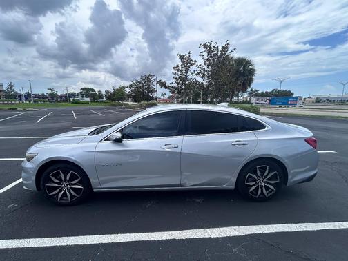 Silver 2017 Chevrolet Malibu 1LT