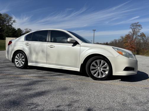 2010 Subaru Legacy 3.6 R Limited