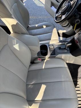 2010 Subaru Legacy 3.6 R Limited