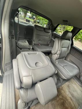 Gray 2005 Toyota Sienna XLE
