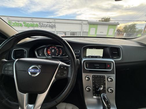 Blue 2017 Volvo S60 Inscription T5