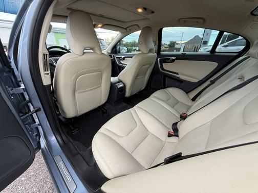 Blue 2017 Volvo S60 Inscription T5