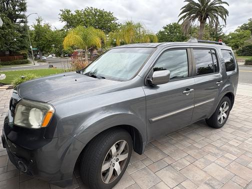 Gray 2012 Honda Pilot Touring
