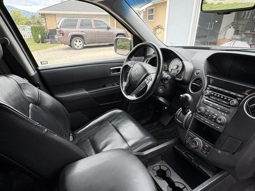Gray 2012 Honda Pilot Touring