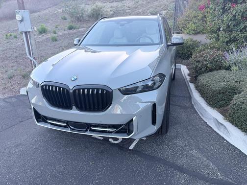 Gray 2025 BMW X5 xDrive40i