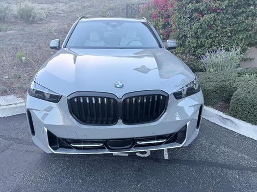 Gray 2025 BMW X5 xDrive40i