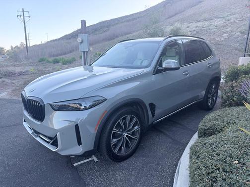 Gray 2025 BMW X5 xDrive40i