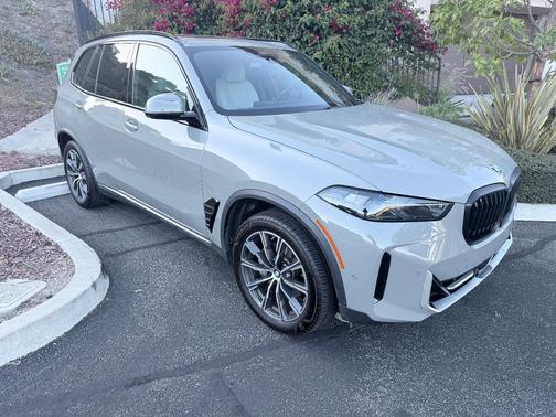 Gray 2025 BMW X5 xDrive40i