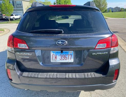 Gray 2010 Subaru Outback 2.5 i Limited