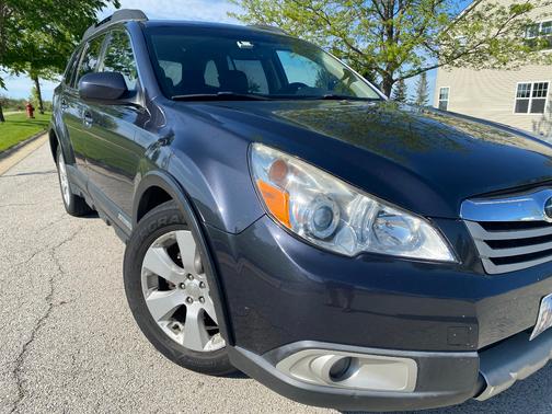 Gray 2010 Subaru Outback 2.5 i Limited
