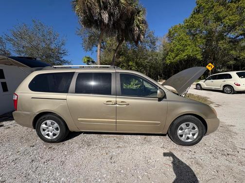 2008 Kia Sedona LX
