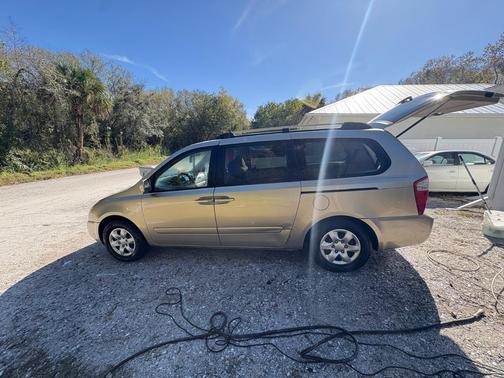 2008 Kia Sedona LX