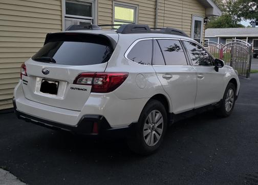 White 2019 Subaru Outback 2.5i Premium
