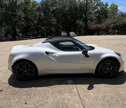 White 2018 Alfa Romeo 4C Spider Base