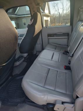 Photo 3 of 10 of 2010 Ford F-250 Lariat Super Duty Crew Cab
