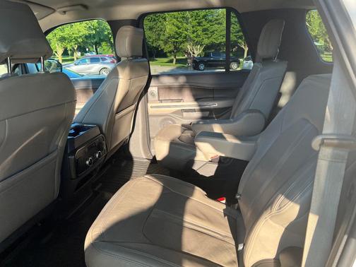 White 2019 Ford Expedition Max Limited