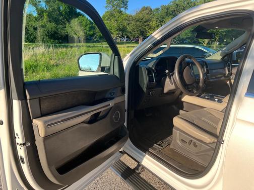 White 2019 Ford Expedition Max Limited