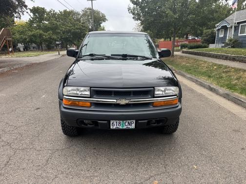 2000 Chevrolet S-10 LS Extended Cab