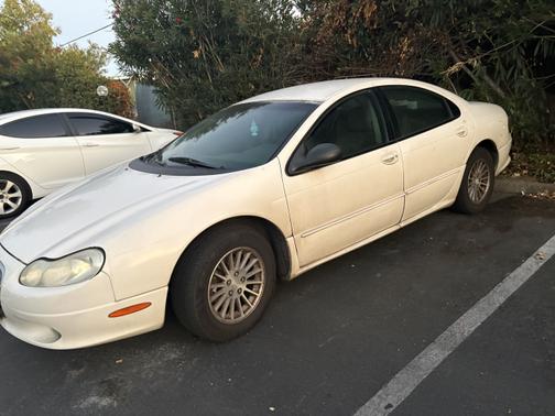 2004 Chrysler Concorde LXi