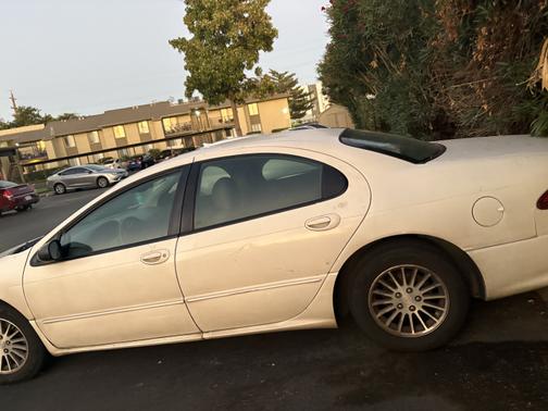 2004 Chrysler Concorde LXi