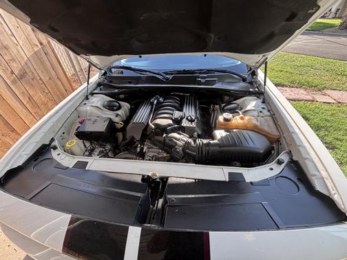 White 2016 Dodge Challenger SRT 392