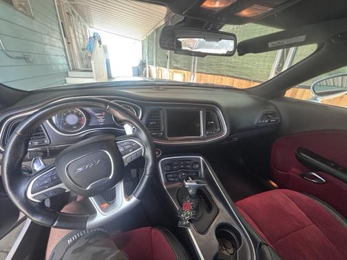 White 2016 Dodge Challenger SRT 392