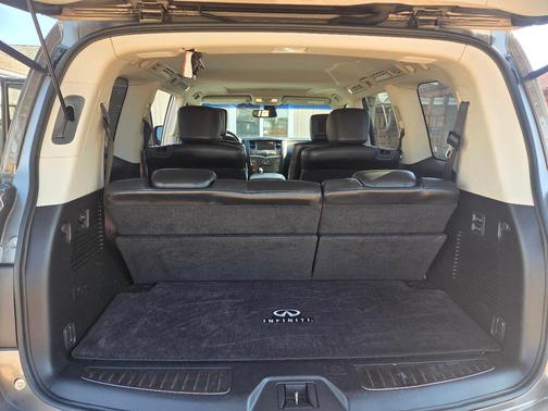 Silver 2014 INFINITI QX80 Base