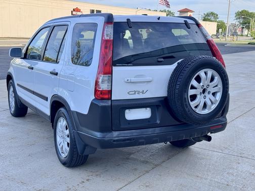 White 2005 Honda CR-V EX