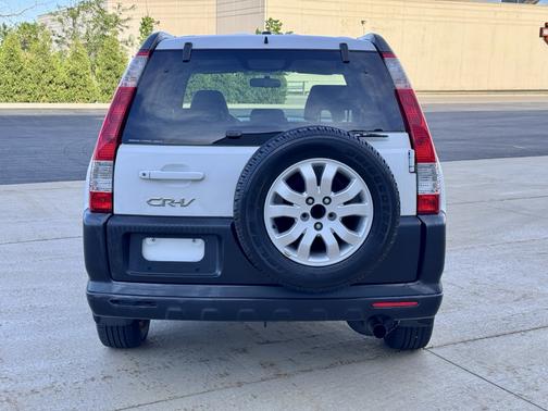 White 2005 Honda CR-V EX