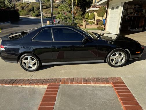 Black 2001 Honda Prelude Base