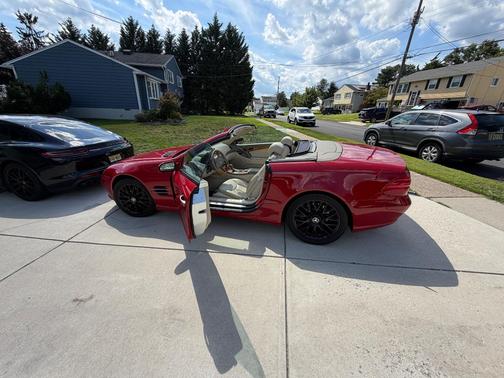 Red 2005 Mercedes-Benz SL-Class SL500 Roadster