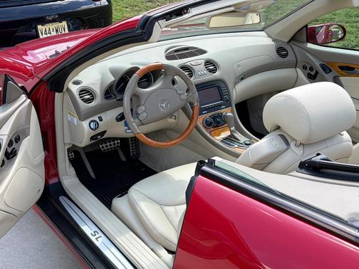 Red 2005 Mercedes-Benz SL-Class SL500 Roadster