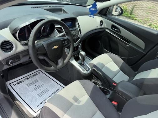 White 2014 Chevrolet Cruze LS