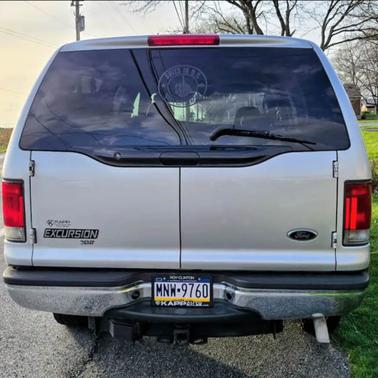 Beige 2004 Ford Excursion XLT