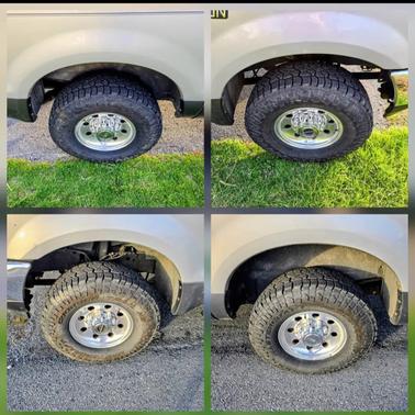 Beige 2004 Ford Excursion XLT