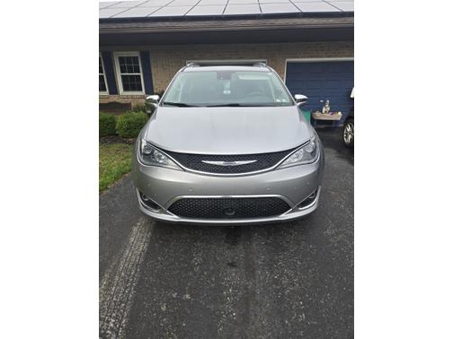 Silver 2020 Chrysler Pacifica Limited