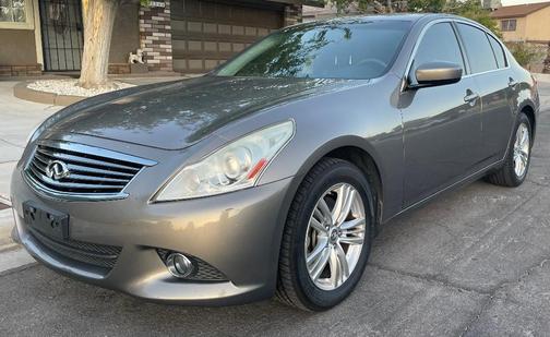 2013 INFINITI G37 x