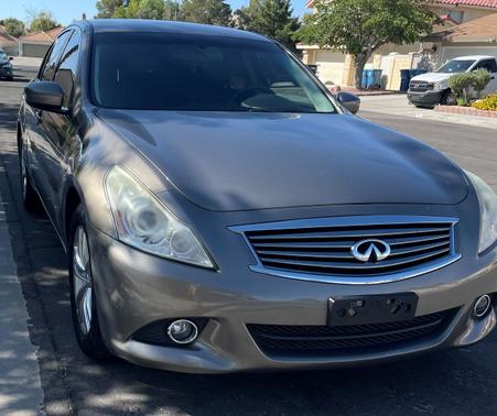 2013 INFINITI G37 x