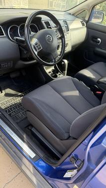 Blue 2009 Nissan Versa 1.8 SL