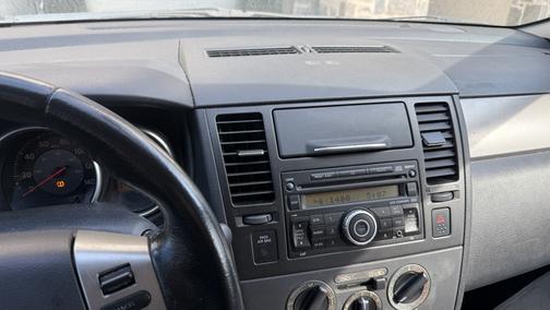 Blue 2009 Nissan Versa 1.8 SL