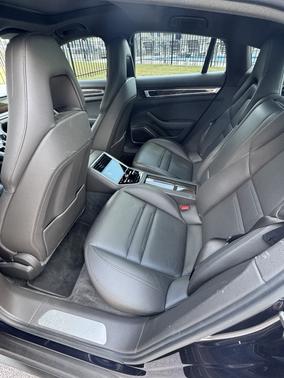 2018 Porsche Panamera E-Hybrid 4