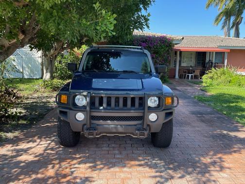 Blue 2009 Hummer H3T Alpha