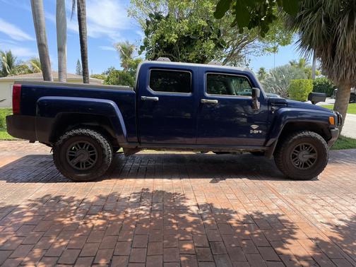 Blue 2009 Hummer H3T Alpha