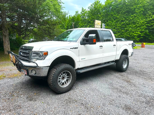 White 2013 Ford F-150 Lariat