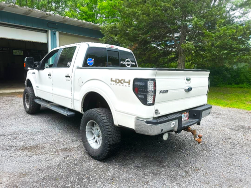 White 2013 Ford F-150 Lariat