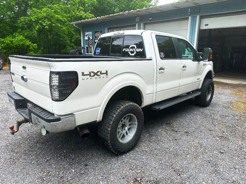 White 2013 Ford F-150 Lariat